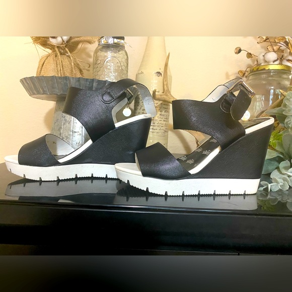 JUICY JUICY JUICY - Picture 1 of 6